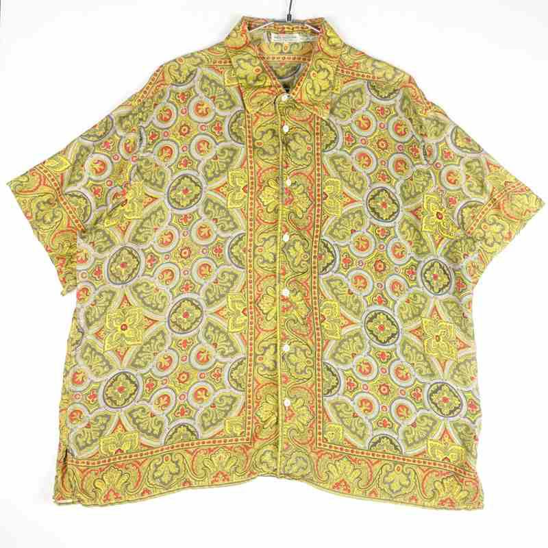古着のシルク柄シャツ