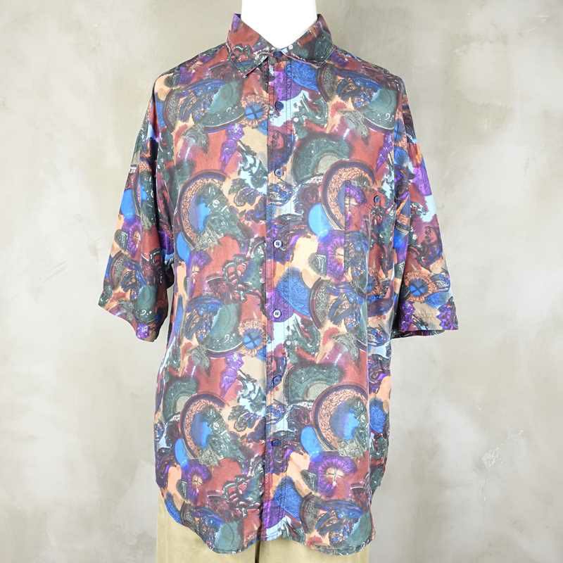 古着のシルク柄シャツ