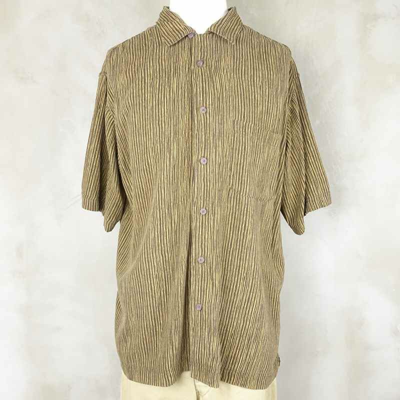 古着のシルク柄シャツ