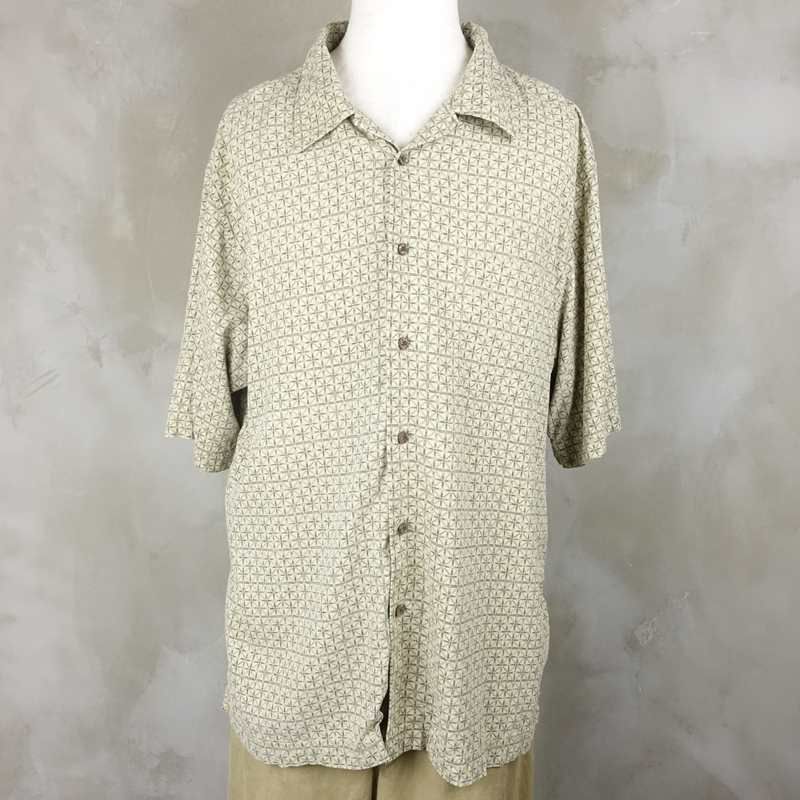 古着のシルク柄シャツ