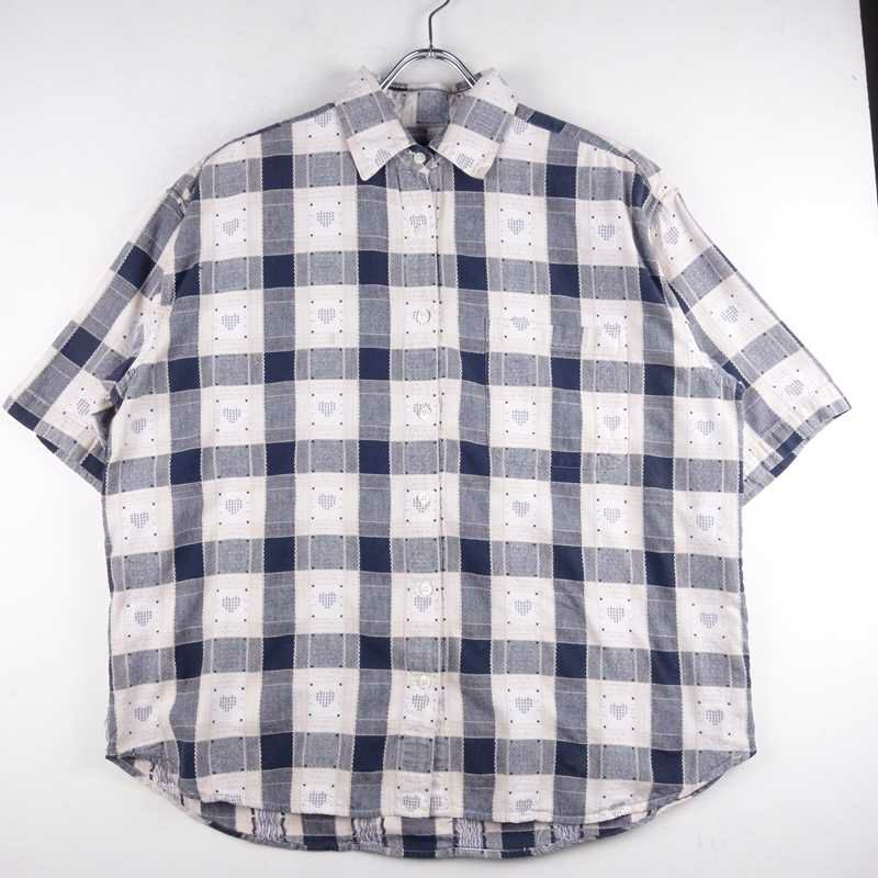 古着の半袖柄シャツ