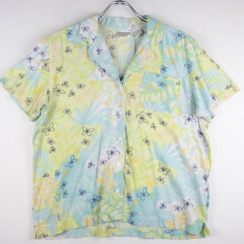 古着のレーヨン柄シャツ