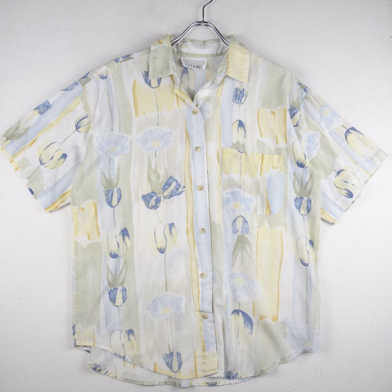 古着の花柄半袖シャツ