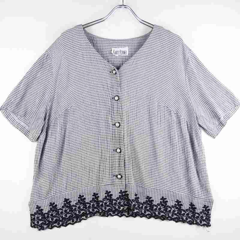 古着のレーヨン柄シャツ