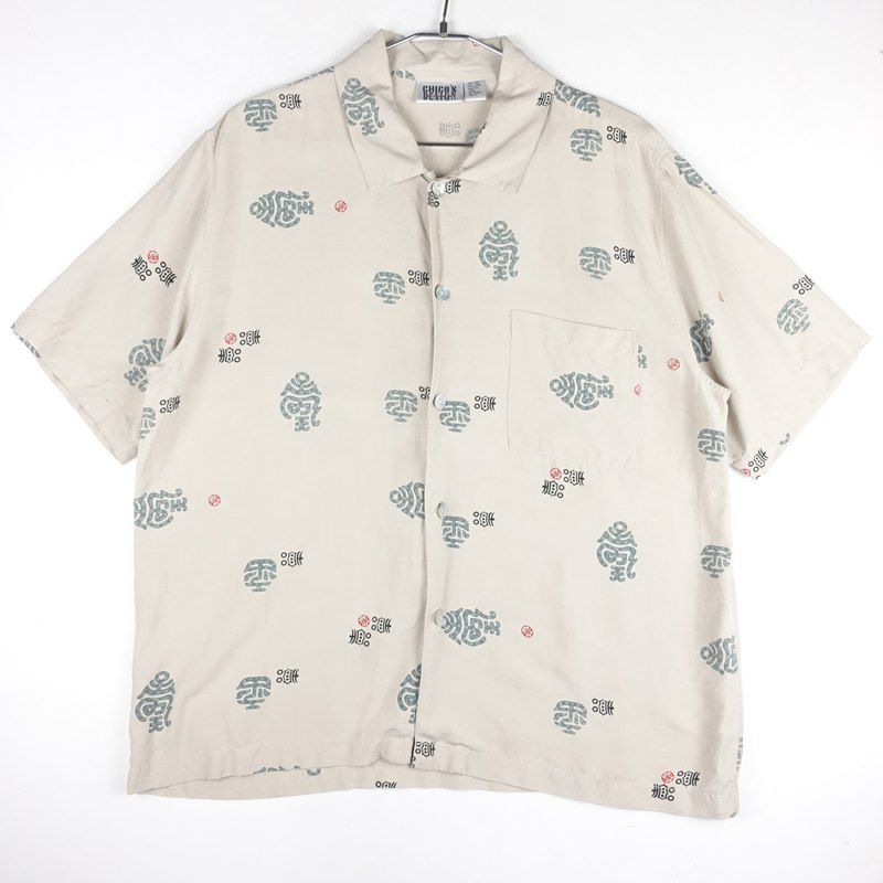 古着のシルク柄シャツ