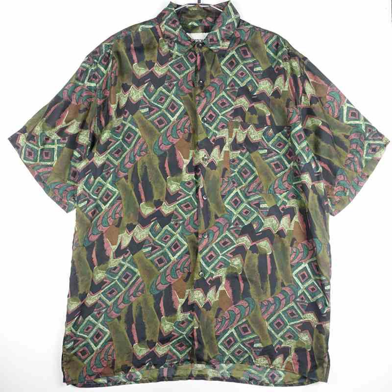 古着のシルク柄シャツ