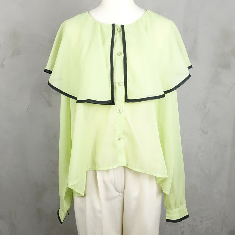 ファファットのビッグカラーブラウス