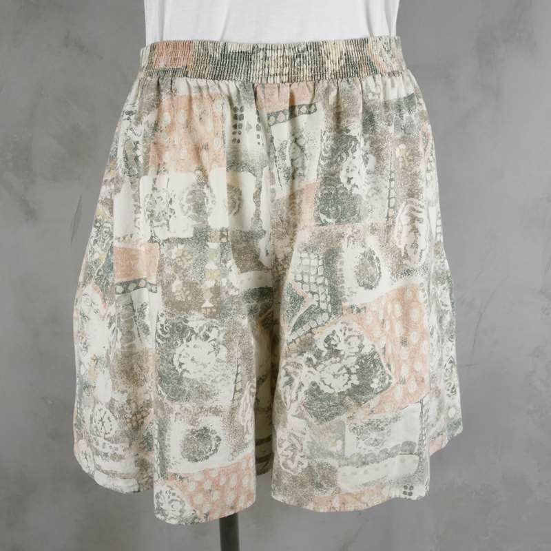 古着の総柄パンツ