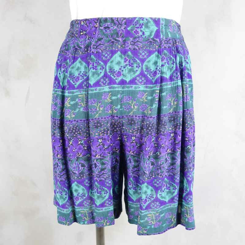 古着の花柄パンツ