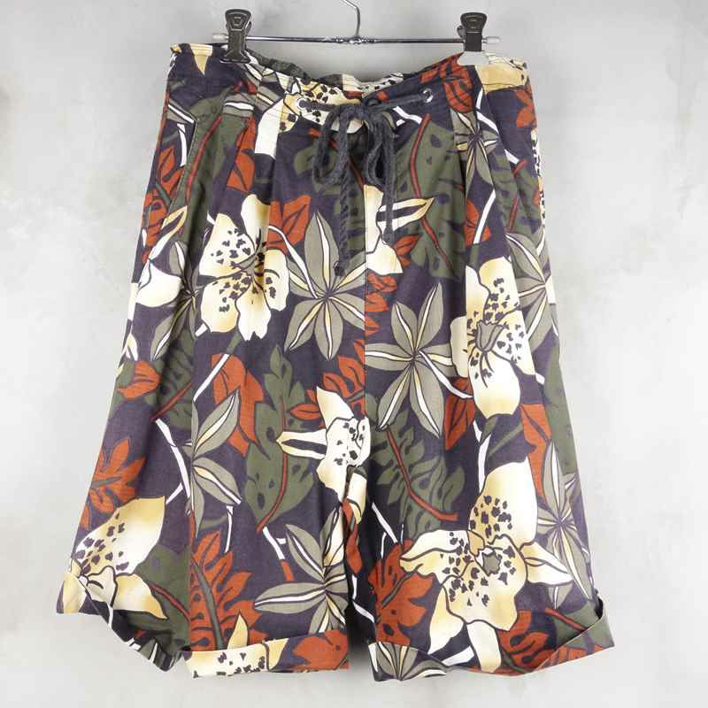 古着の花柄パンツ