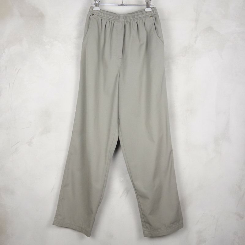 古着のイージーパンツ