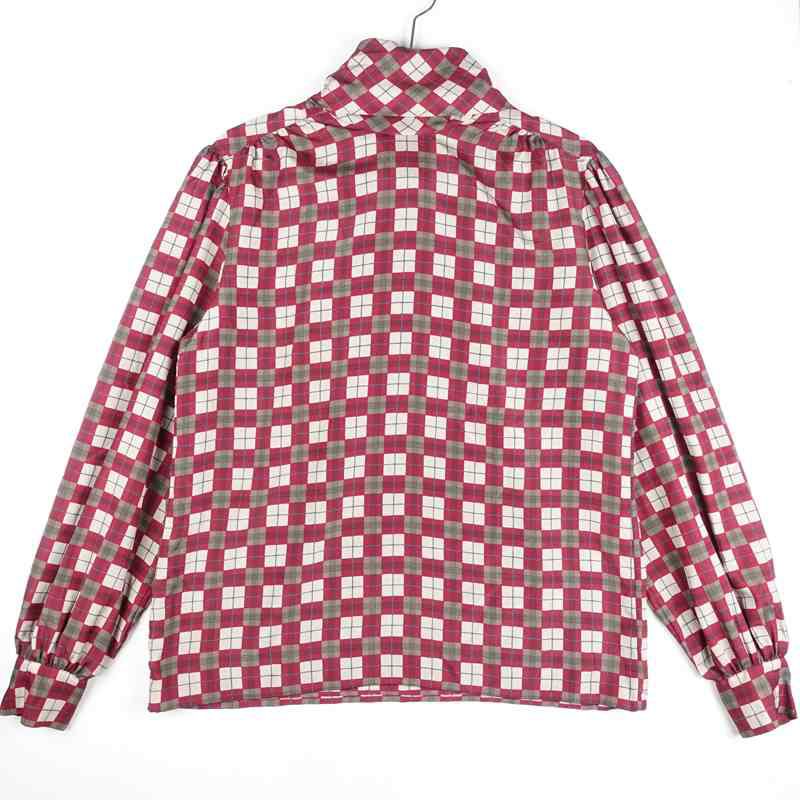 古着の長袖ブラウス