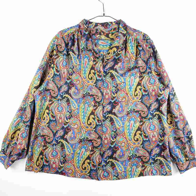 古着の総柄長袖シャツ
