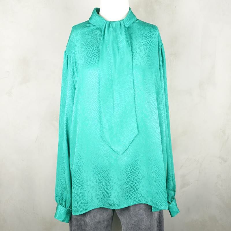 古着の長袖柄シャツ