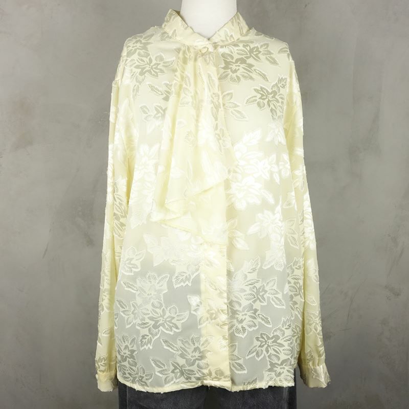 古着の長袖柄シャツ