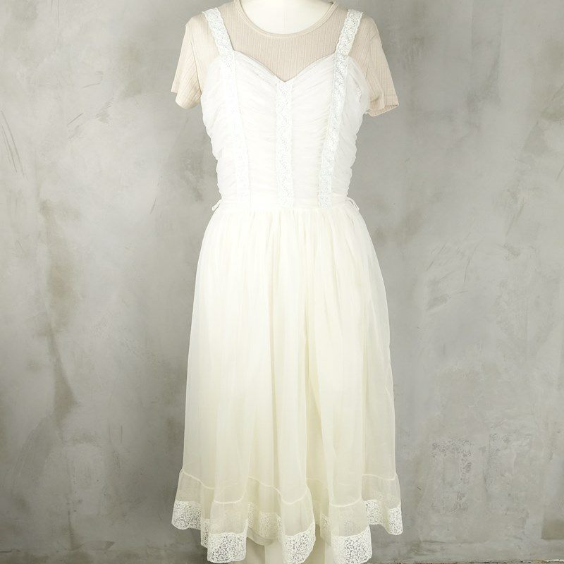 古着のシースルーワンピース