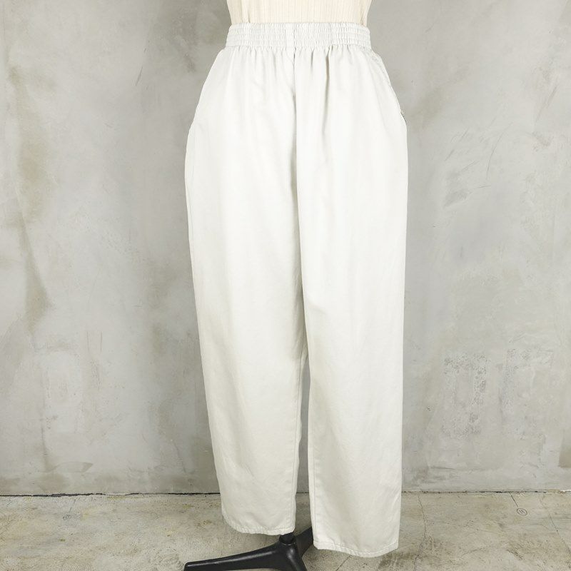 古着のイージーパンツ