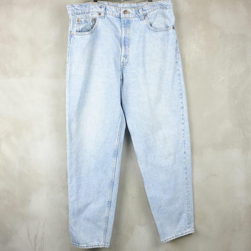 古着のリーバイスデニムパンツ