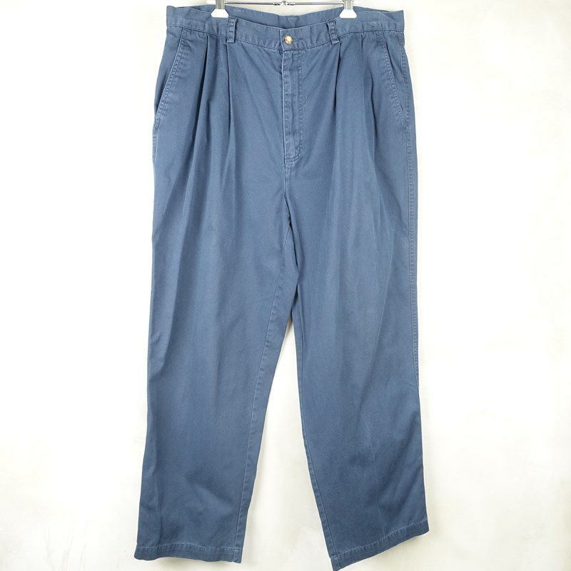 古着のテーパードチノパン