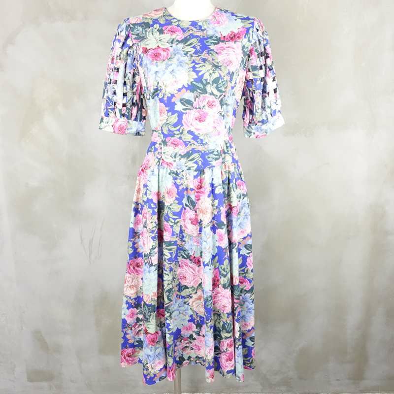 古着の総柄ワンピース