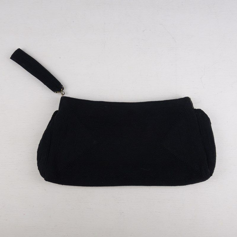 古着のコーデュロイ素材ポーチ