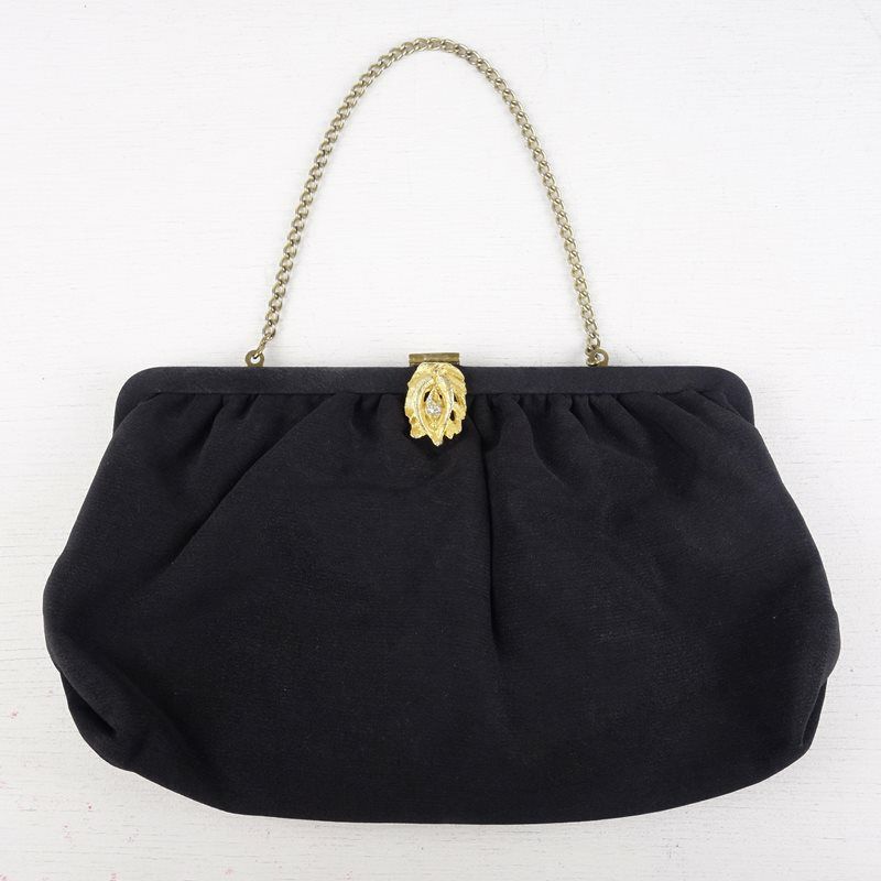 古着のがま口型パーティーバッグ