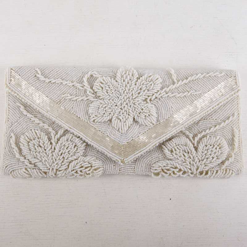 古着の花モチーフクラッチバッグ