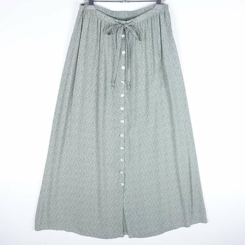 古着の小花柄フレアスカート