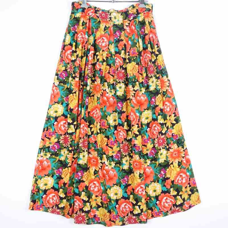 古着の大判花柄フレアスカート