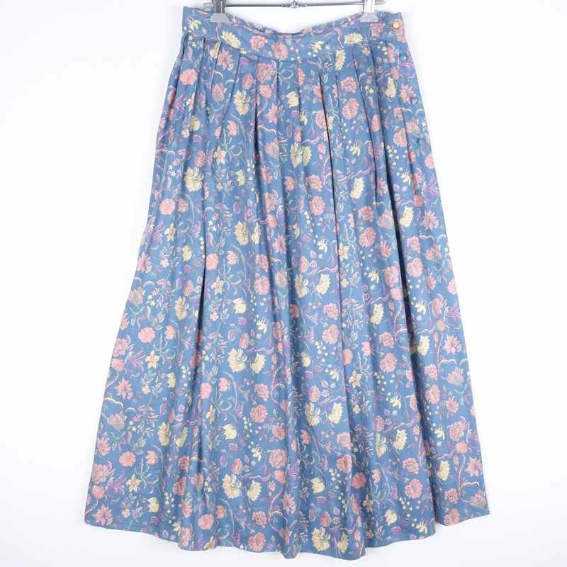 古着の花柄フレアスカート