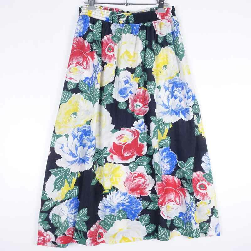 古着の花柄フレアスカート