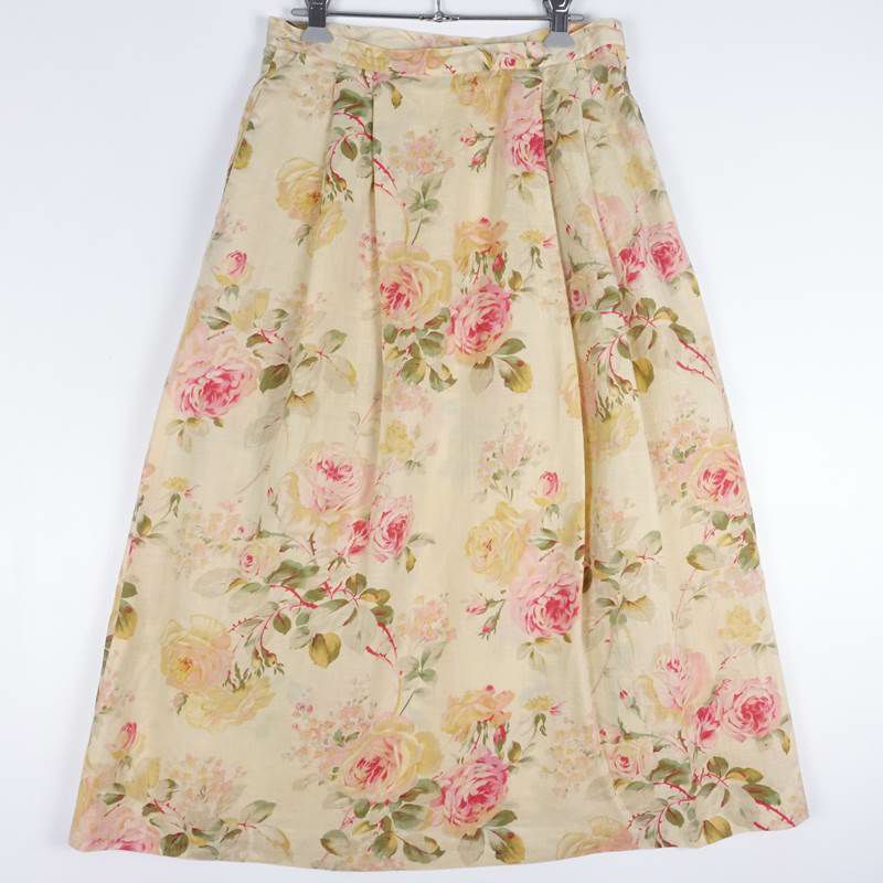 古着の花柄フレアスカート