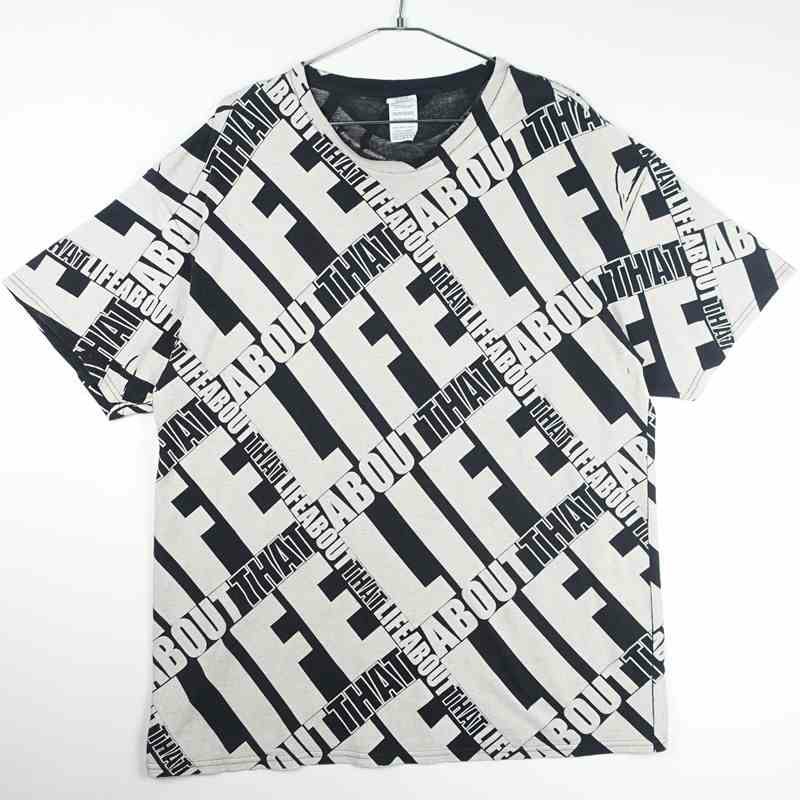 古着の総柄プリントTシャツ