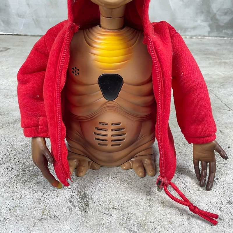 E.T. インタラクティブ フィギュア 赤　タイガーエレクトロニクス社 E.T. インタラクティブ フィギュア 赤 タイガーエレクトロニクス社